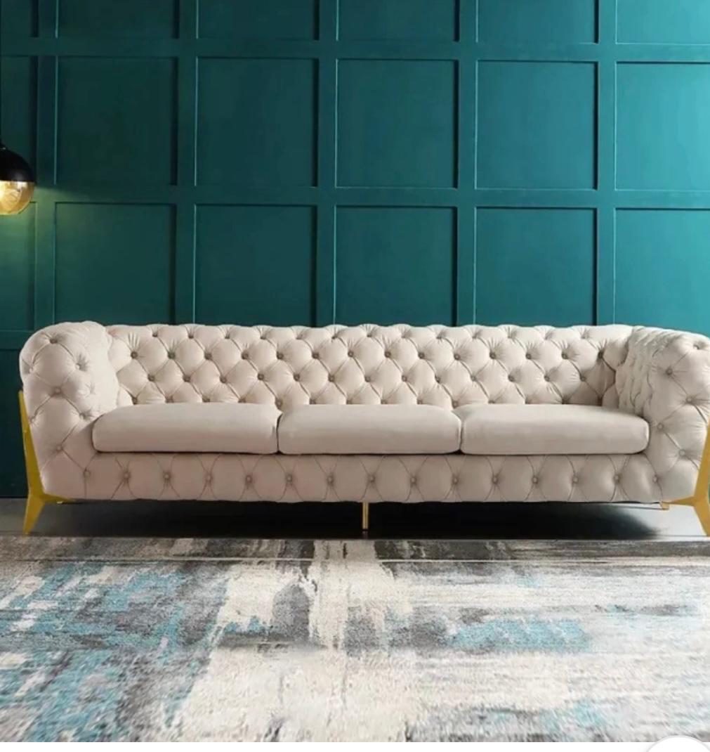 Premium Chesterfield Sofa (3-Seater)
